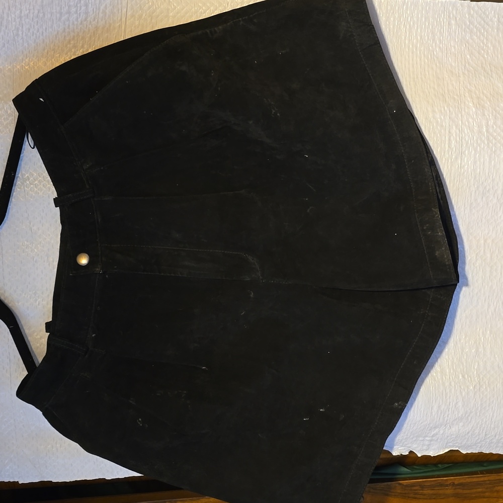 Brandon Thomas Elegant Black Garment